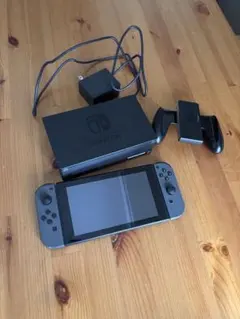 ヒイロ様専用 Switch本体 付属品付き(グリップなし) +3DSソフト9本
