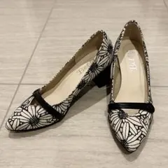美品　Betty club パンプス　24.5cm 太ヒール　日本製　フラワー柄