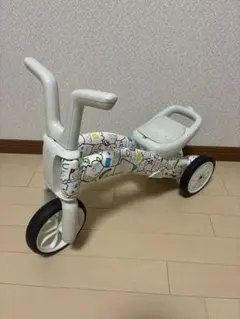 チラフィッシュ　猫柄限定版　2in1 1-3歳　トイザらス　三輪車　二輪車のサムネイル