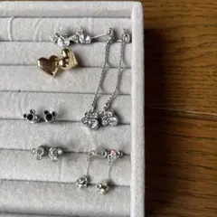 ディズニーリゾートのピアス他6点セット