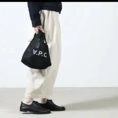 【新品タグ付】A.P.C. メッシュ トートバッグ ブラックのサムネイル