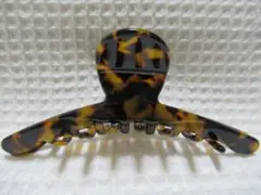 アクリル系ループ型に近い形状のバンスクリップ　イエロー・ダークブラウン系