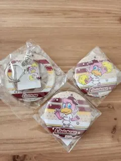 クラッチーナ　缶バッジ 2個セット + アクリルキーホルダー