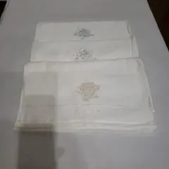 未使用　保管品　ホワイトタオル3枚セット 花柄刺繍入り
