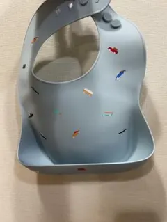 mushie シリコンお食事エプロン 車デザイン