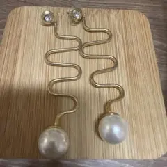 波型パールクリスタルピアス