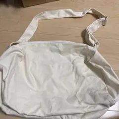ホワイトキャンバスショルダーバッグ