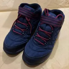 ネイビー スニーカー