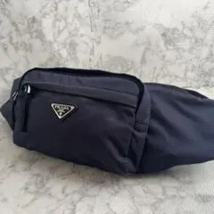 近年モデル✨プラダ ボディバッグ ウエストバッグ ナイロン 三角ロゴ ネイビー