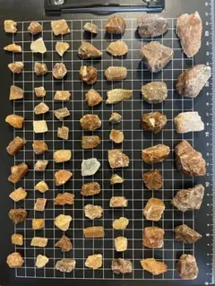砕石 クリスタルアンバー 300ｇ n-Qのサムネイル