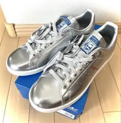 ☆新品未使用タグつき☆adidas STAN SMITH シルバー 26.0cm