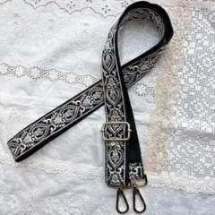 インド刺繍リボン♡ショルダーストラップ ベルト（ハート柄ブラック）