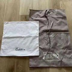 新品　服保管袋のサムネイル
