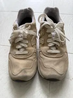 New Balance ベージュ スニーカー