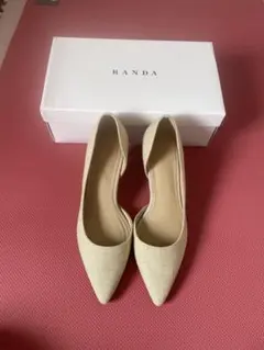 美品‼️RANDA ベージュ ポインテッドトゥパンプス