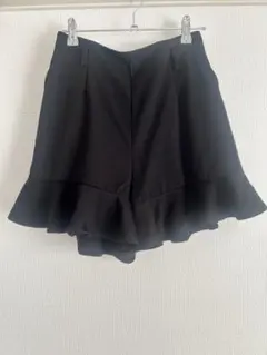 フリル裾 黒 キュロットパンツのサムネイル