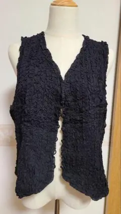 最終お値下げ✩ インゲボルグ 黒フリルベスト PINK HOUSE