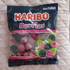 入手困難 大容量175ｇ HARIBO Berriesのサムネイル