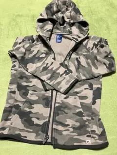 GapFit 迷彩柄 カモフラ　フード付パーカー 130