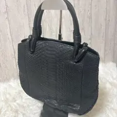 本革 パイソン型押し ハンドバッグ ブラック 多収納 通勤におすすめの大容量