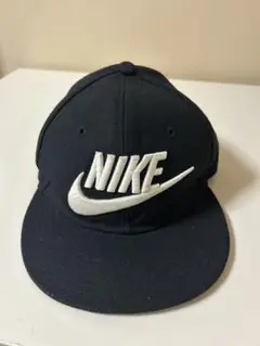 Nike ナイキ キャップ 帽子 子供服 黒 白 ブラック つば広 光る