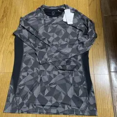 クールネック長袖Tシャツ