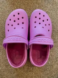 Crocs キッズ ピンク サンダル
