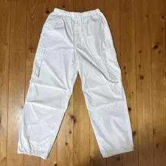 GU ホワイトカーゴパンツ