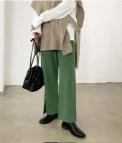 レディースパンツ　グリーン