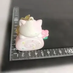 猫のスイーツ風キーホルダー　ニャンロールキーホルダー猫キーホルダー