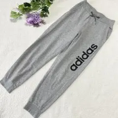 adidas ジョガーパンツ