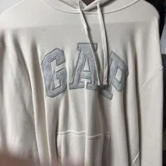 GAP ロゴ入り フード付きパーカー クリーム色