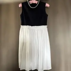 アンクルージュ　パール調ネックレス付きノースリーブ ワンピース M