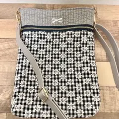 サコッシュ・ショルダーバッグ♡ヌビ グレー×白リボン刺繍 ハンドメイド