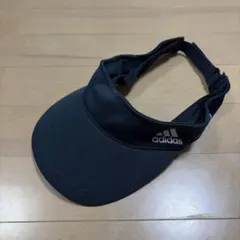 adidas サンバイザー　ネイビー