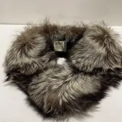 GUCCI ファーマフラー スエードレザー ゴールドボタン - メルカリ