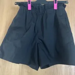 黒のショートパンツ ゴムウエスト