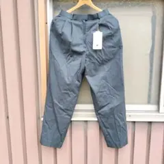 グレー タック入り　スラックス　新品未使用　76