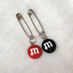 ⭐️ラッピング無料‼️⭐️卓球　ゼッケンピン　（赤&黒）　M'sチャーム