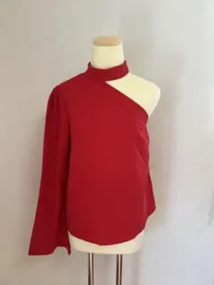 ワンショルダー　ロングスリーブ　 赤色のアシンメトリートップス　ダンス衣装