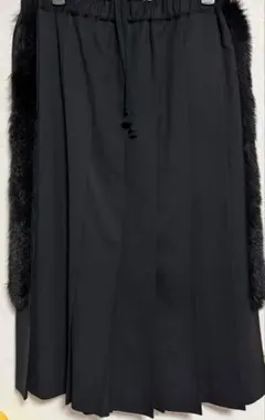 COMME des GARÇONS 黒 ひざ丈プリーツスカート COMME des GARCONSのフリマアイテム一覧