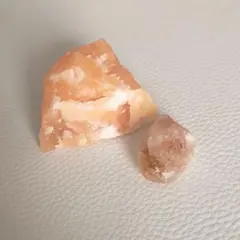 オレンジカルサイト原石