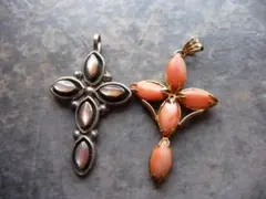 ビンテージ　ピンク色のクロス　ペンダントトップ　珊瑚　天然石