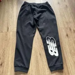 New Balance 黒 スウェットパンツ 140cm