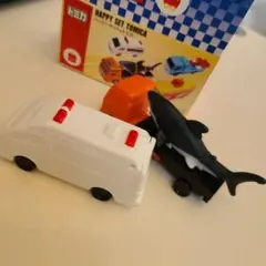 トミカ ハッピーセット 救急車とトレーラー