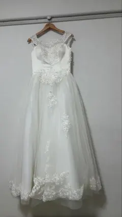 刺繍 Aライン ウェディングドレス