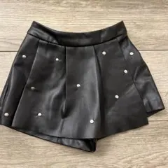 黒いスタッズ装飾ショートパンツ 92cm