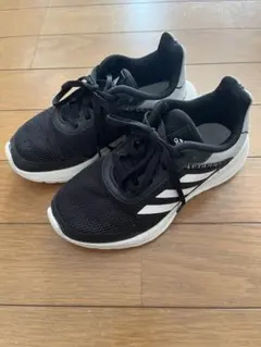 adidas 黒 スニーカー　19cm