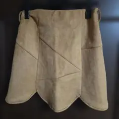エムズエキサイトEmsexcite、サイズM、ベージュ スエード風フレアスカート