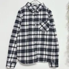 9820 ショコラフィネローブ 長袖チェック柄シャツ カジュアル ネルシャツ 紺のサムネイル